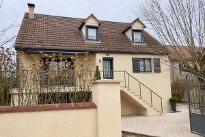  A VENDRE  à MARLIENS proximité de Genlis (20 km au sud-est 