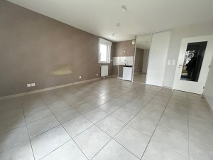 A vendre studio 35 m2 avec balcon terrasse DIJON proximité W