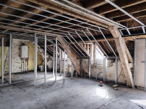 A VENDRE - DIJON CENTRE PLACE SAINT BENIGNE - Plateau de 81