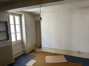 A VENDRE BEAUNE CENTRE HISTORIQUE APPARTEMENT TYPE 4 A RENOV