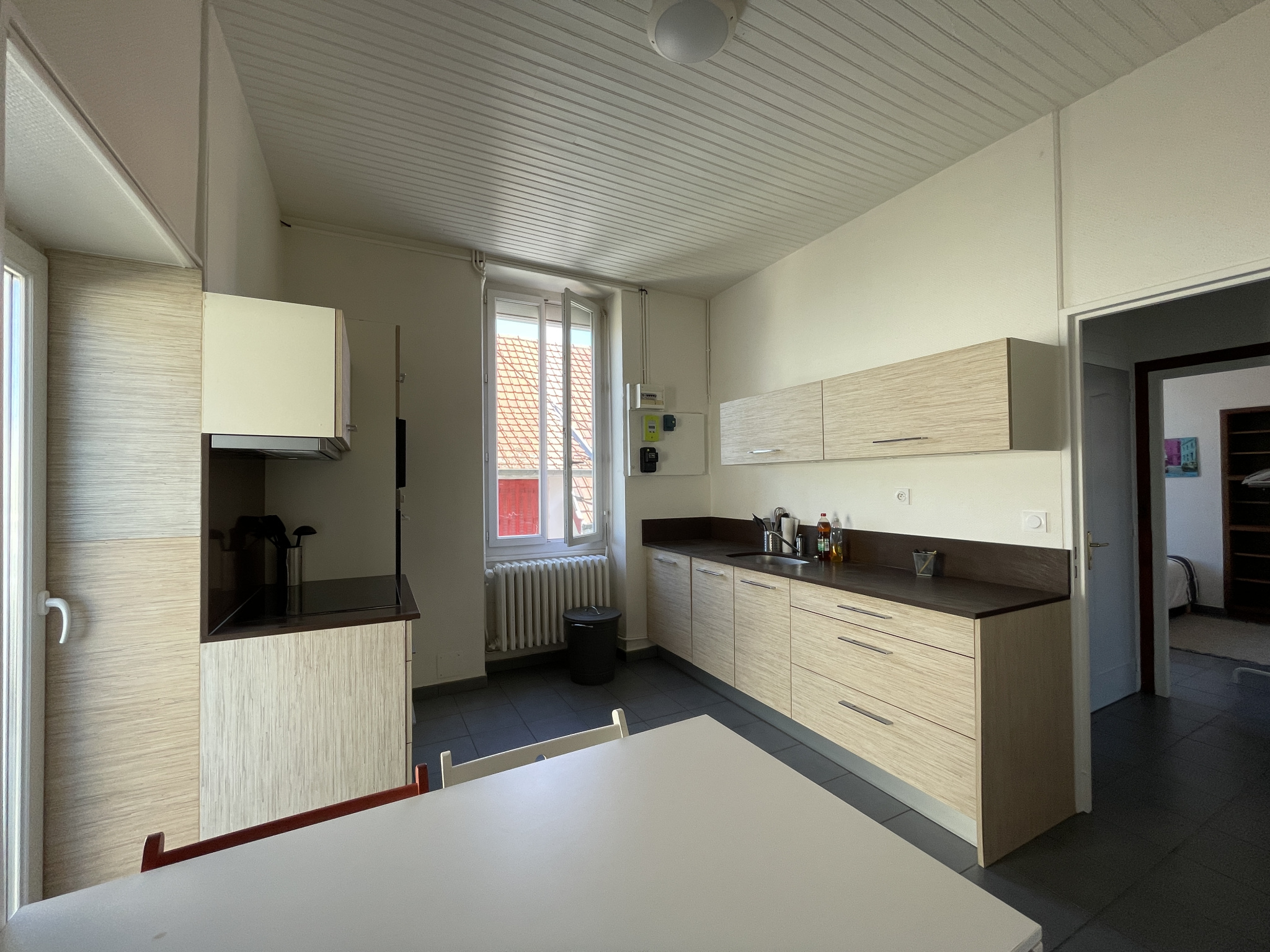 A VENDRE APPARTEMENT TYPE 6 DIJON MONTMUZARD 