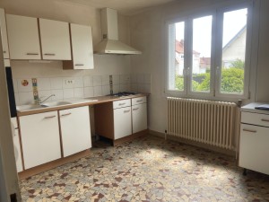 A VENDRE NUITS SAINT GEORGES maison de type 5 proche tous c