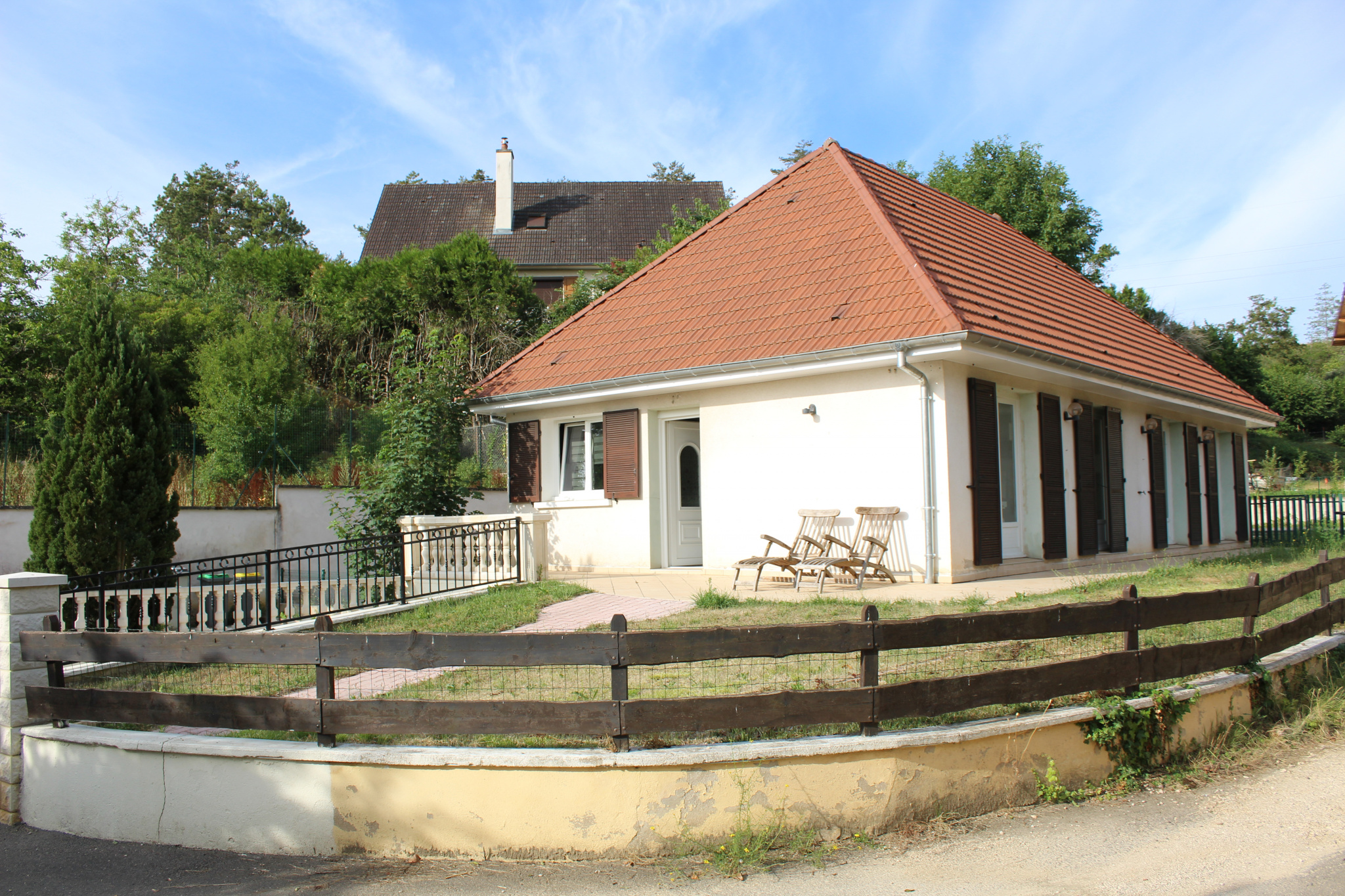 A VENDRE - CHENOVE MAISON - PROCHE VIEUX VILLAGE