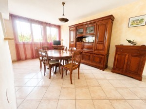 A VENDRE à DIJON Prox 'Les Allées du Parc', appartement type
