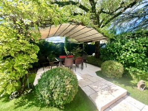 A VENDRE A BEAUNE PROCHE CENTRE VILLE MAISON DE 200M2