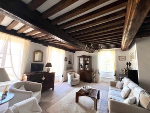 A VENDRE PROPRIETE DE 211M2 à IVRY EN MONTAGNE VAL-MONT 25 K