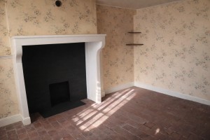A VENDRE Maison et dépendances en pierre à rénover à CHAMB