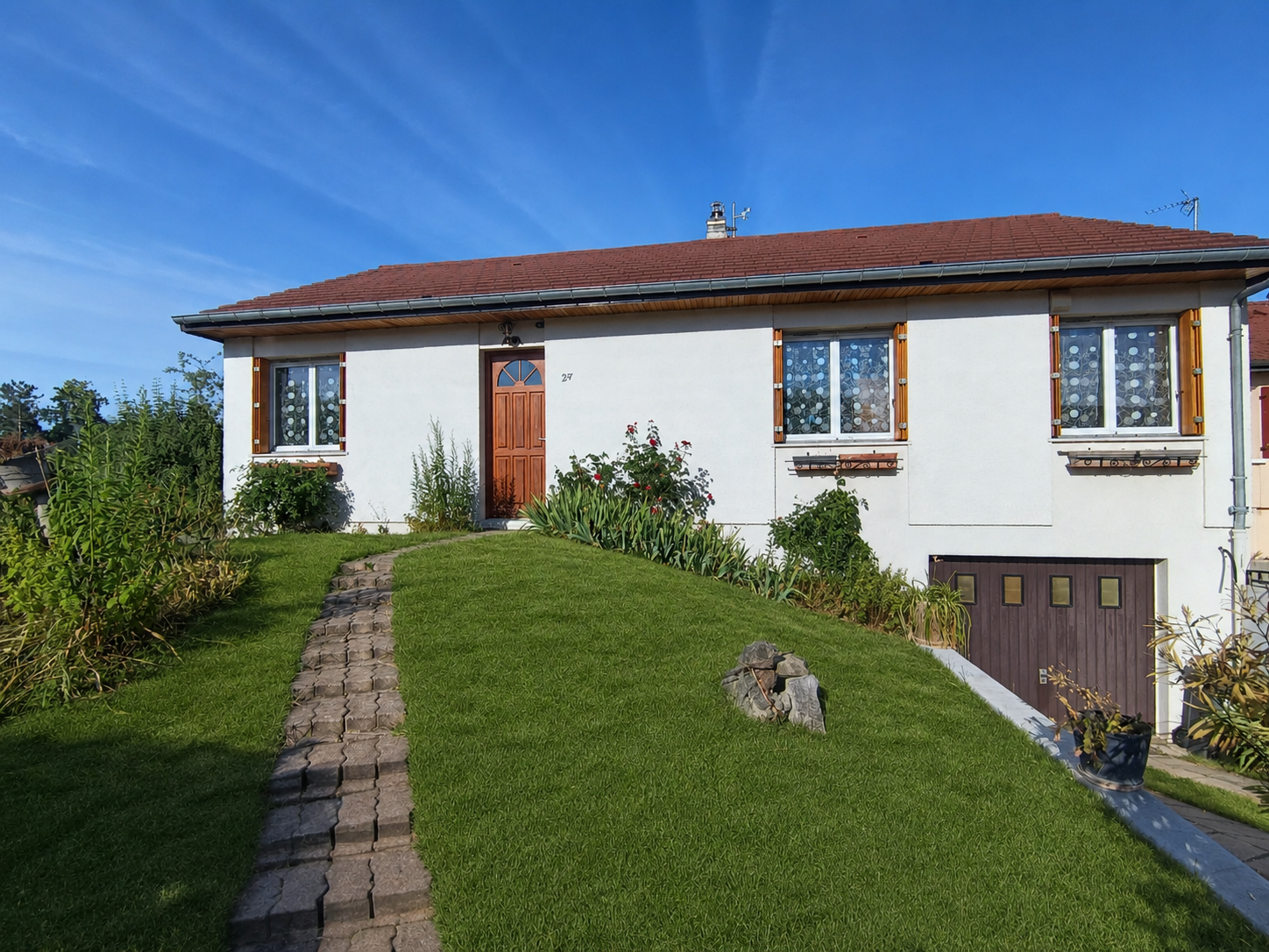 A VENDRE QUETIGNY (5 mn DIJON EST - Divia - tram) maison de 