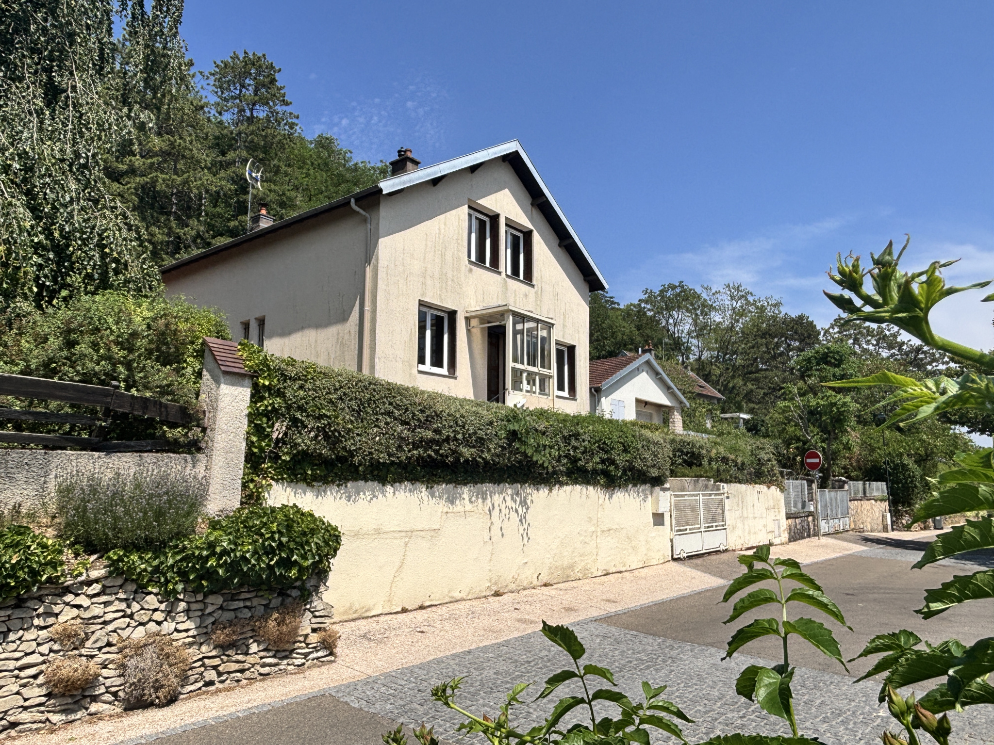 A VENDRE MAISON TYPE 5 DAIX RESIDENTIEL 