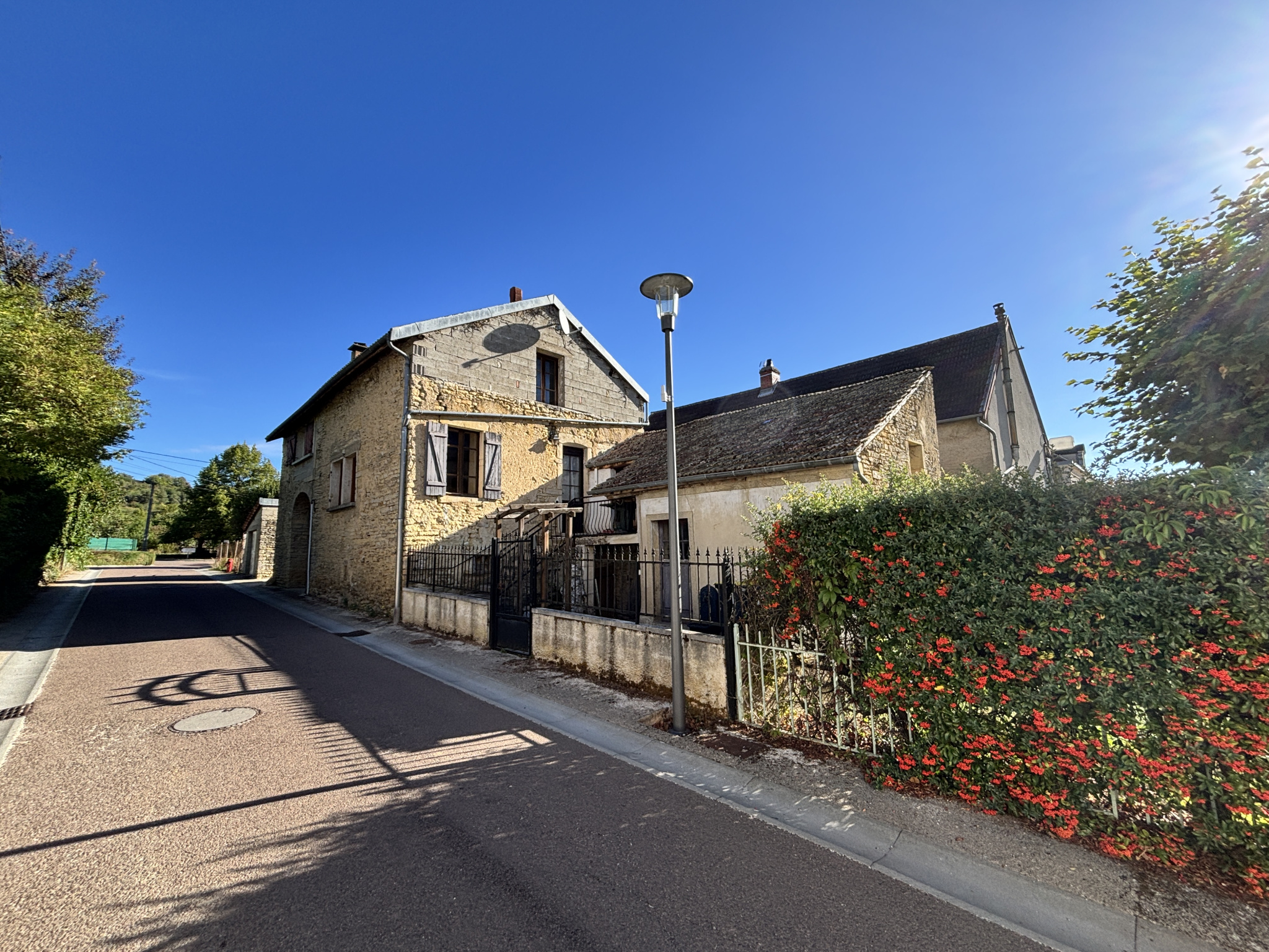 A VENDRE MAISON TYPE 5 A RENOVER MEUILLEY 5 mn Nuits St Geor