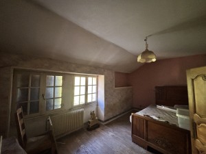 A VENDRE MAISON TYPE 5 A RENOVER MEUILLEY 5 mn Nuits St Geor