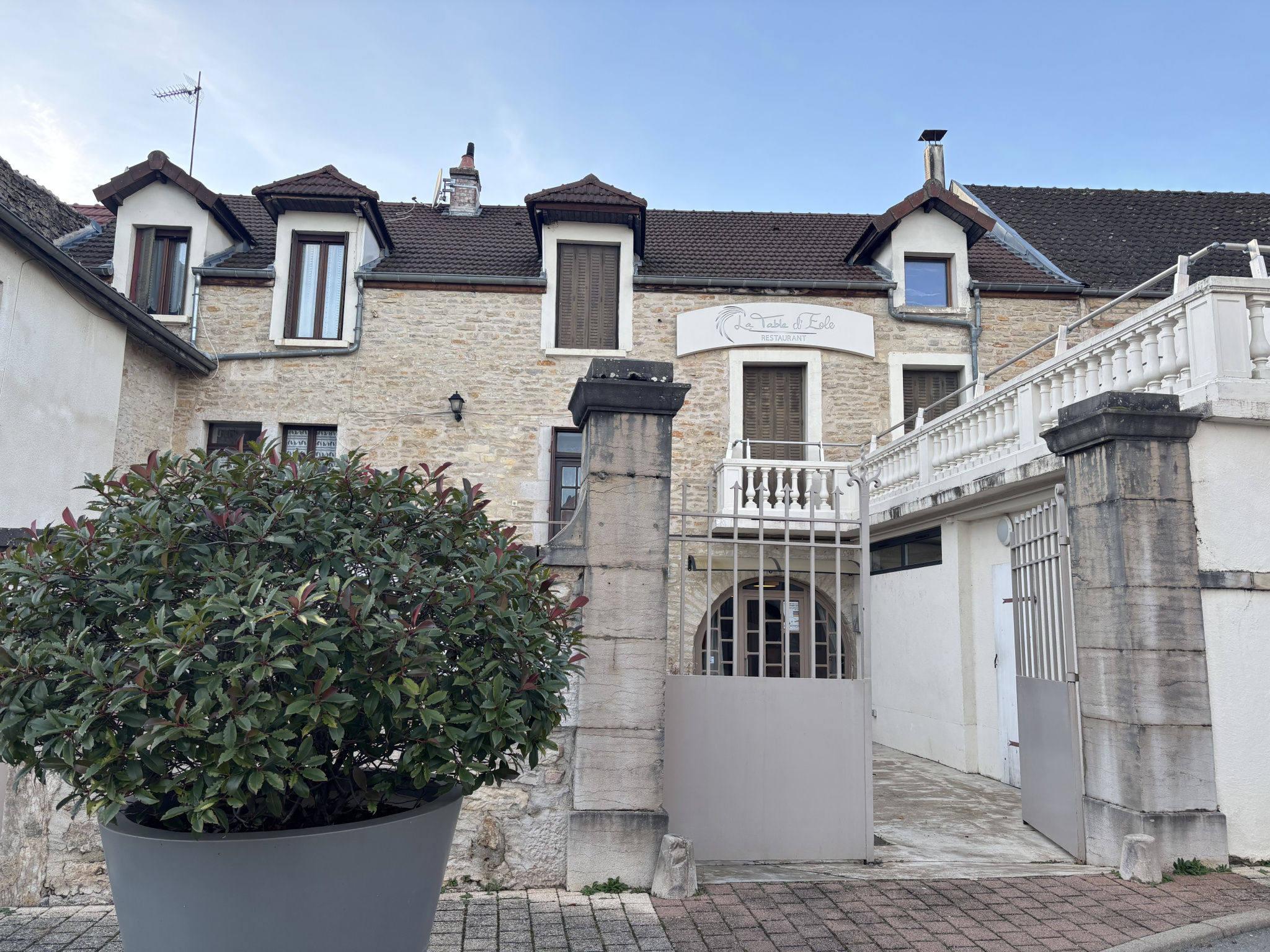 A VENDRE BROCHON (Cote des Vins - 15 mn DIJON Sud - 10 mn NU