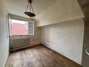 A VENDRE MAISON TYPER 5 A RENOVER NUITS ST GEORGES