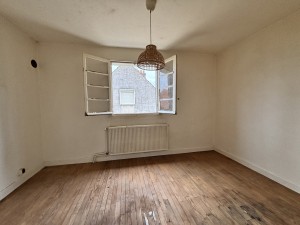 A VENDRE MAISON TYPER 5 A RENOVER NUITS ST GEORGES 