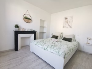A VENDRE - DIJON Maladière - Lumineux T 2 meublé. Loué en Ai