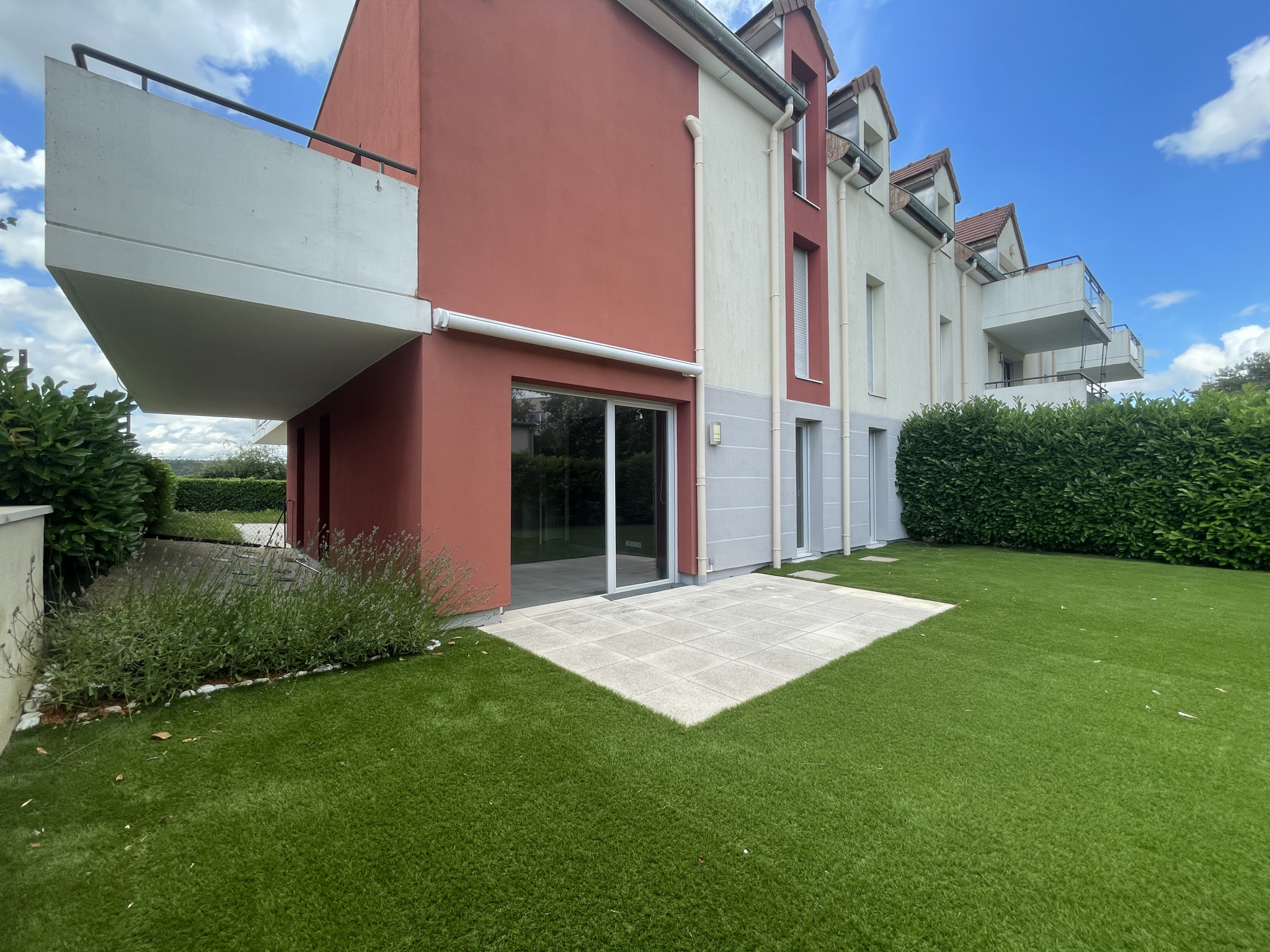 A VENDRE TYPE 3 AVEC JARDIN  DIJON MONTAGNE STE ANNE 