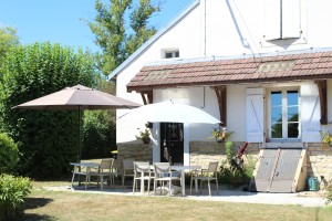 A VENDRE-VILLERS LES POTS VASTE MAISON TYPE 7 SUR 2300 M2 