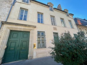 A VENDRE HOTEL PARTICULIER DIJON PLACE BOSSUET 