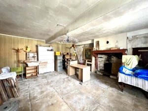 A VENDRE MAISON A RENOVER ENTIEREMENT CORCELLE-LES-ARTS (PRO