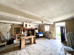 A VENDRE MAISON A RENOVER ENTIEREMENT CORCELLE-LES-ARTS (PRO